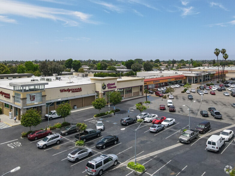 More Photos Of 16151 Harbor Blvd, Fountain Valley General Retail For Lease