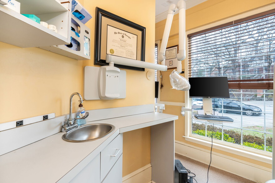 More Photos Of 1624 NE Piedmont Ave, Atlanta Medical For Sale