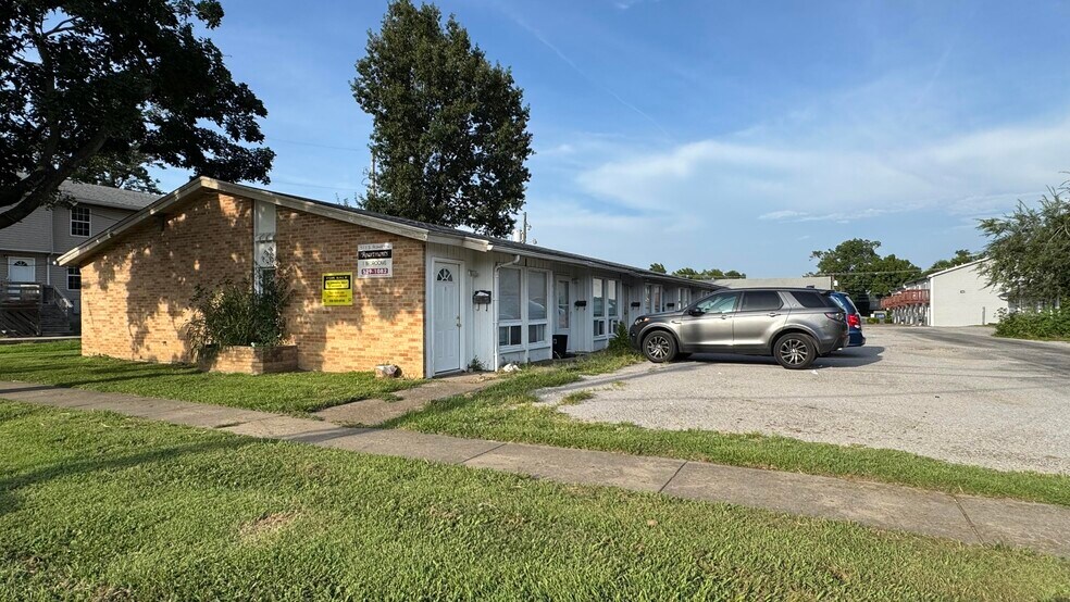 More Photos Of 511 S Rawlings St, Carbondale Apartments For Sale