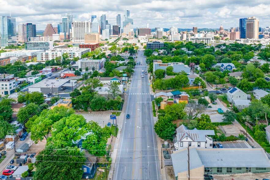 More Photos Of 1309 E 7th St, Austin Office Residential For Sale