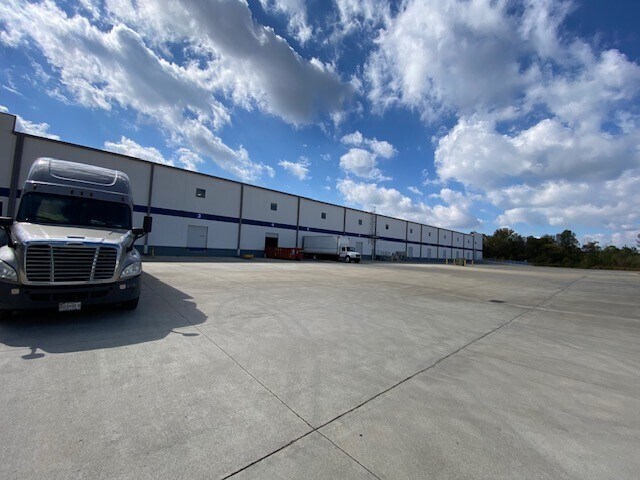More Photos Of 1033 Cass White Rd NE, Cartersville Distribution For Lease