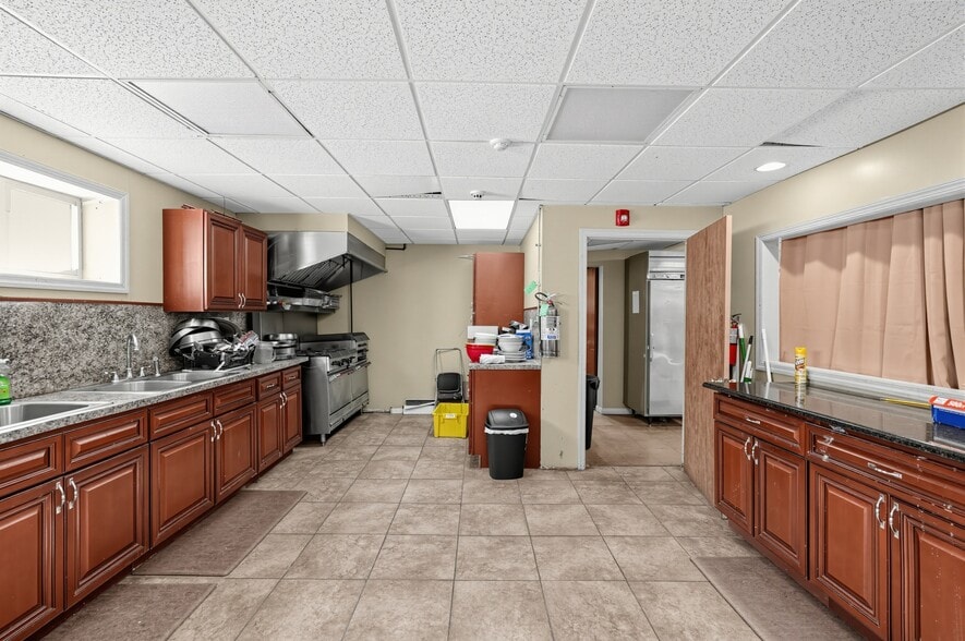 More Photos Of 1110 Coles Mill Rd, Williamstown Specialty For Sale