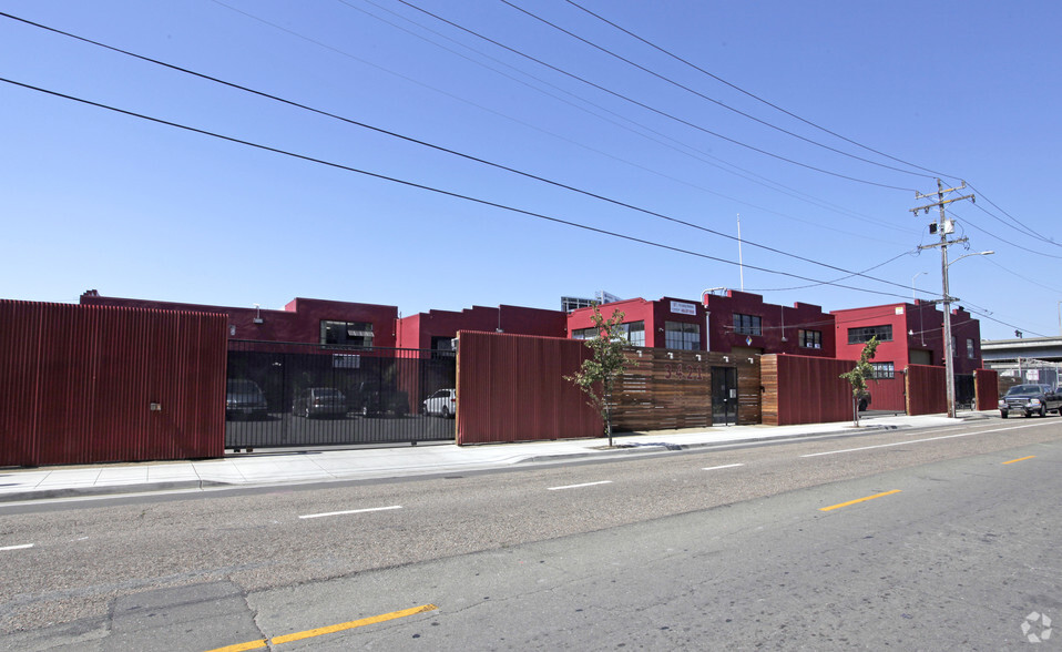 Primary Photo Of 3421 Hollis St, Oakland Warehouse For Lease