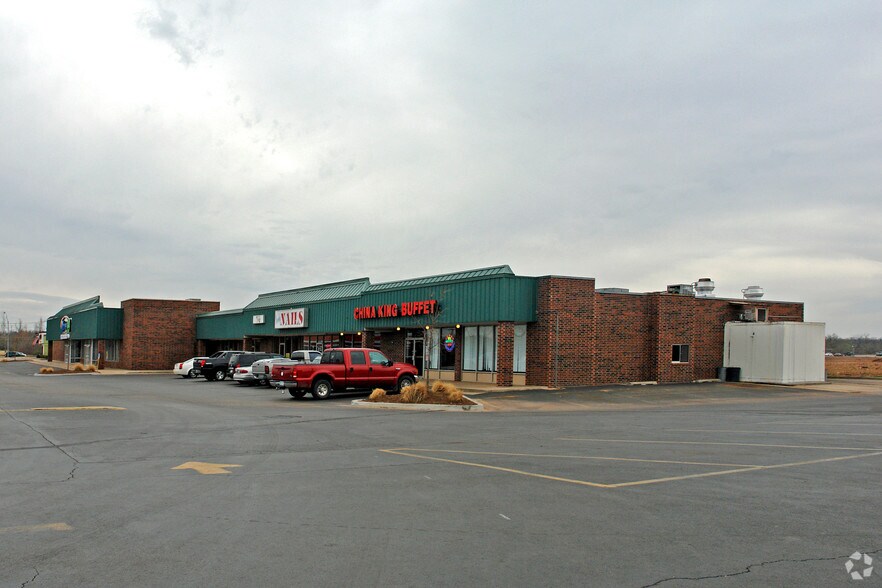 More Photos Of 14407 NE 23rd St, Choctaw Unknown For Lease