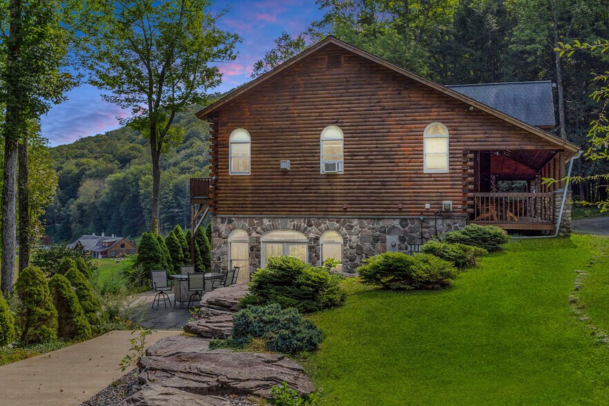 More Photos Of 1880 Bodoit Rd, Fishs Eddy Hotel For Sale