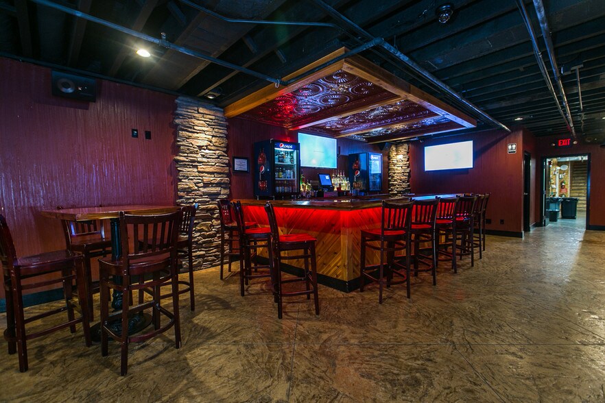 More Photos Of 163 Main St, Dubuque Restaurant For Sale