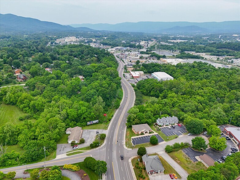More Photos Of 4002 Brandon Ave SW, Roanoke General Retail For Sale