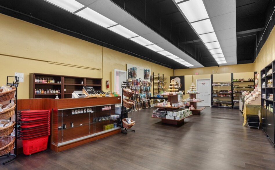 More Photos Of 214-216 E Main St, Richmond Storefront Retail Residential For Sale