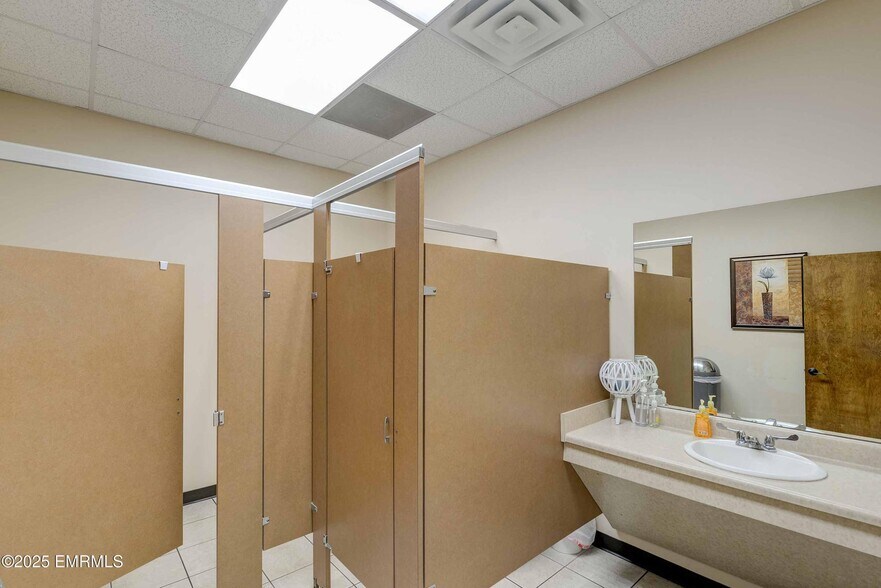 More Photos Of 2000 Highway 19 N, Meridian Office For Sale