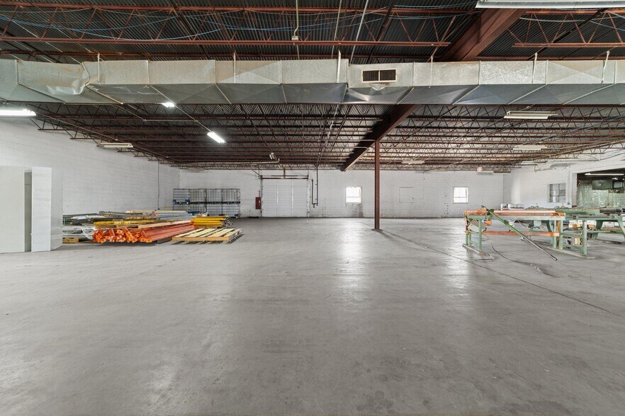 More Photos Of 206 E Frazier Ave, Liberty Unknown For Lease
