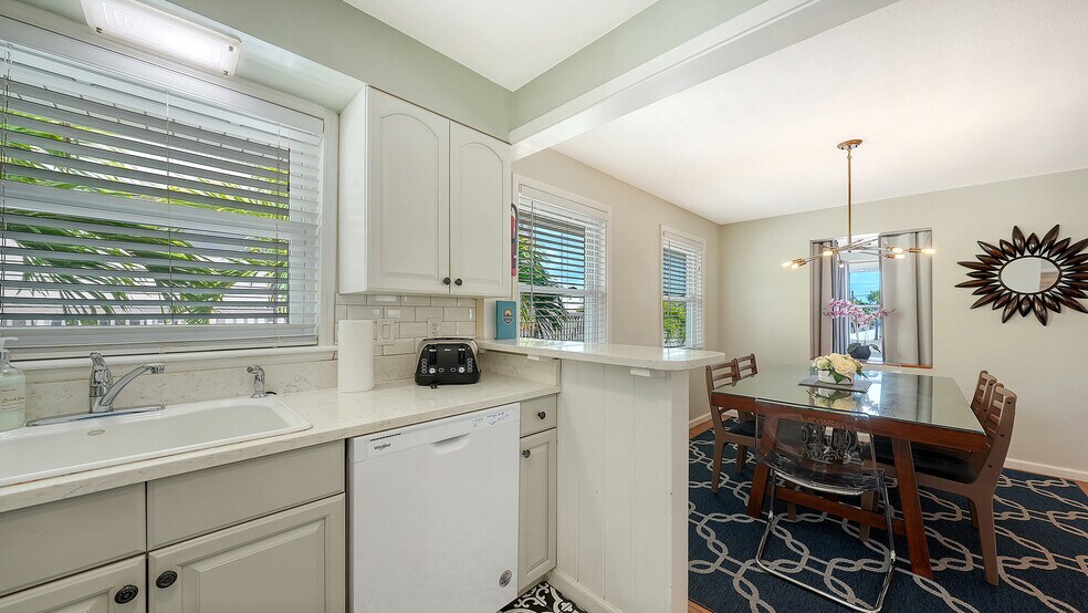 More Photos Of 5610 AVENIDA DEL MARE, Sarasota Specialty For Sale