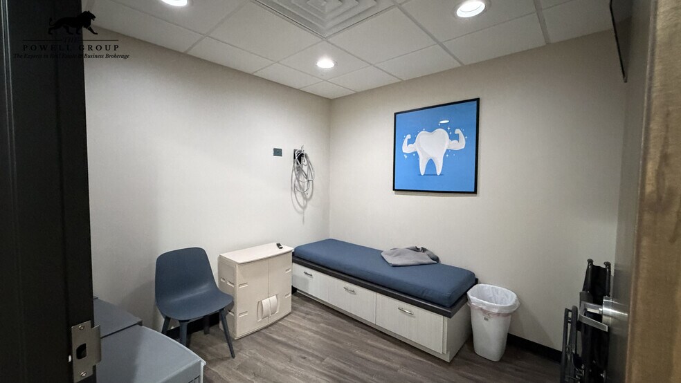 More Photos Of 2615 W 24th St, Plainview Medical For Sale