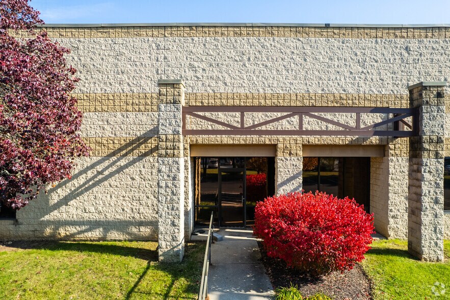 More Photos Of 57 S Commerce Way, Bethlehem Light Manufacturing For Lease