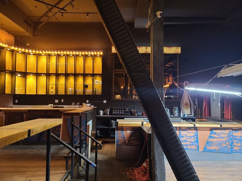 More Photos Of 6356 Hollywood Blvd, Los Angeles Storefront Retail Office For Lease