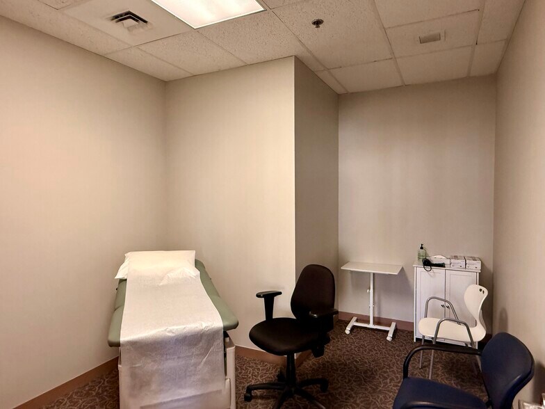 More Photos Of 50 Maple St, Springfield Medical For Lease