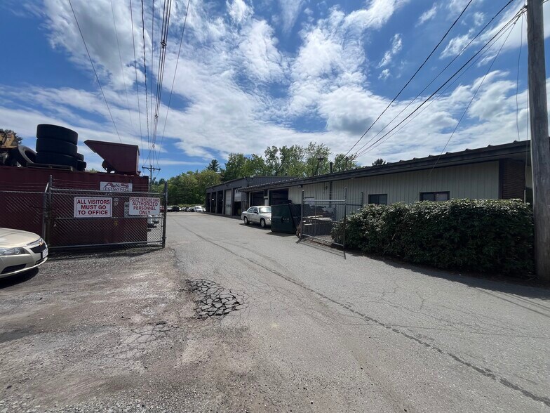 More Photos Of 790 W Chestnut St, Brockton Service For Sale