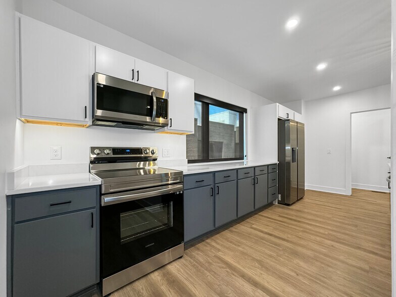 More Photos Of 1200 Keosauqua Way, Des Moines Apartments For Sale