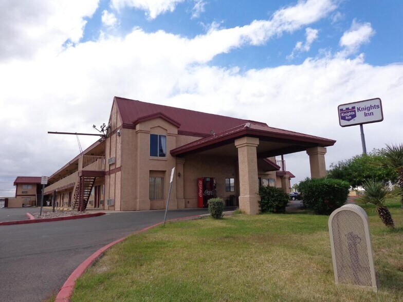 More Photos Of 1624 N Black Canyon Hwy, Phoenix Hotel For Sale