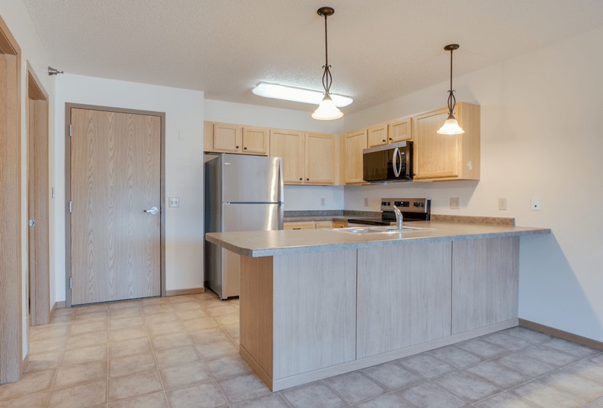 More Photos Of 121 4th St S, Moorhead Apartments For Lease