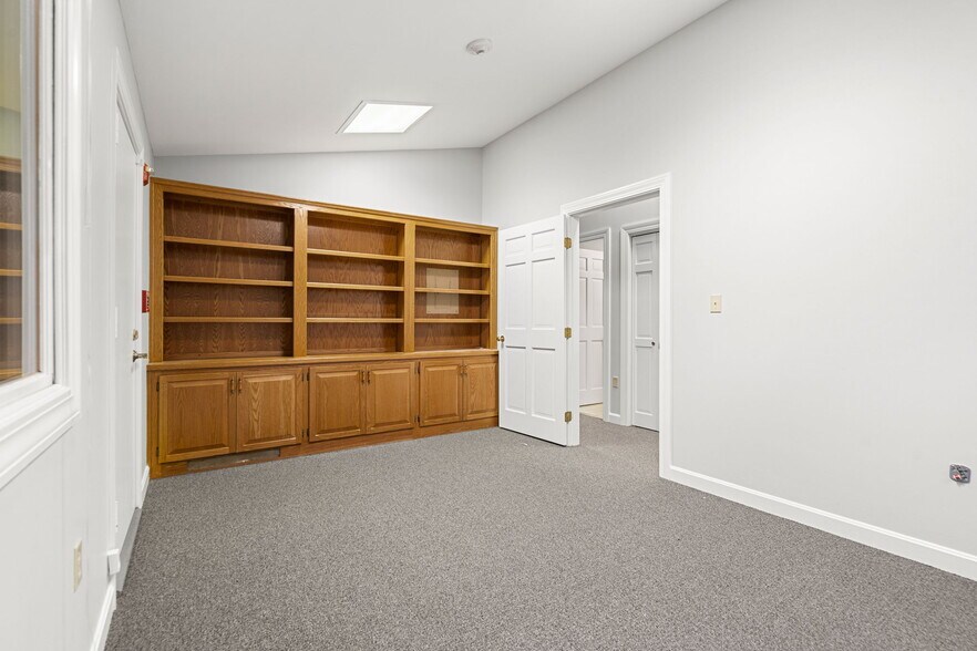 More Photos Of 398 Essex St, Beverly Loft Creative Space For Lease