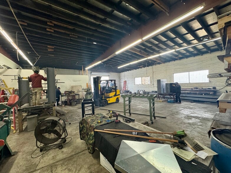 More Photos Of 7341 Atoll Ave, North Hollywood Warehouse For Lease