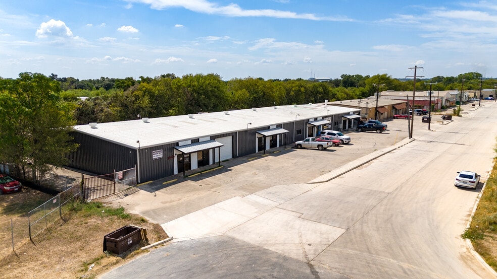 More Photos Of 3534-3542 Copeland Dr, San Antonio Light Manufacturing For Lease