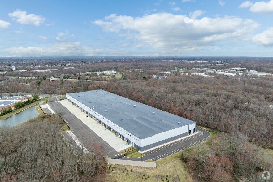 More Photos Of 2000 Marketplace Blvd, Hamilton Distribution For Lease