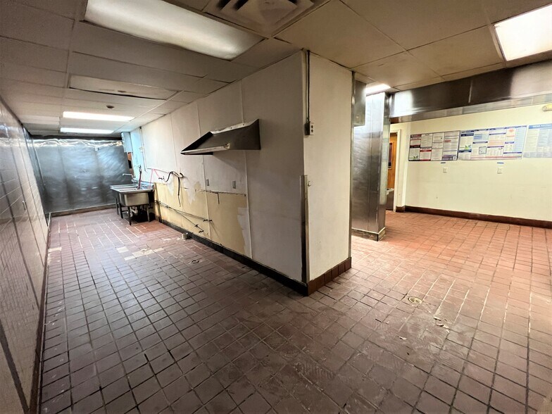 More Photos Of 5185 State Route 30, Greensburg Restaurant For Lease