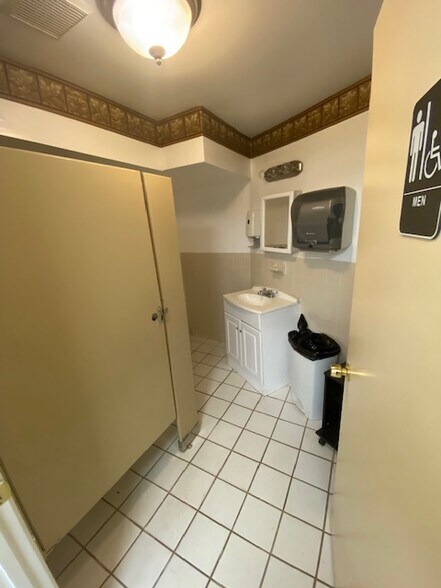 More Photos Of 2639 Morris St, Atlanta Religious Facility For Sale