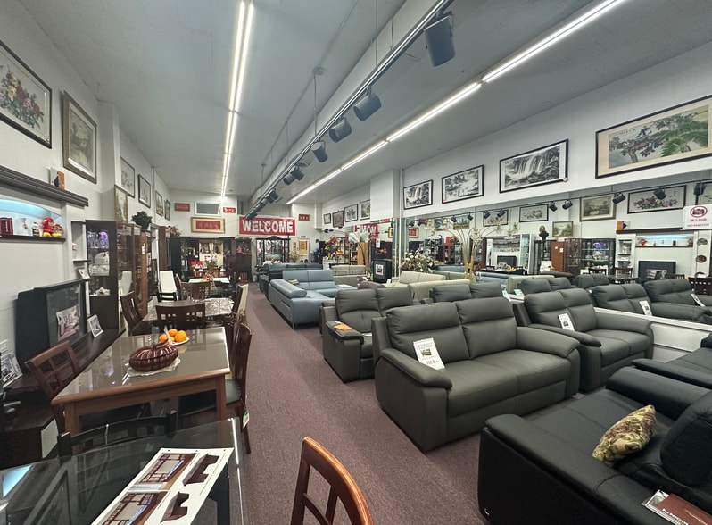 More Photos Of 292 Grand St, New York Storefront For Lease
