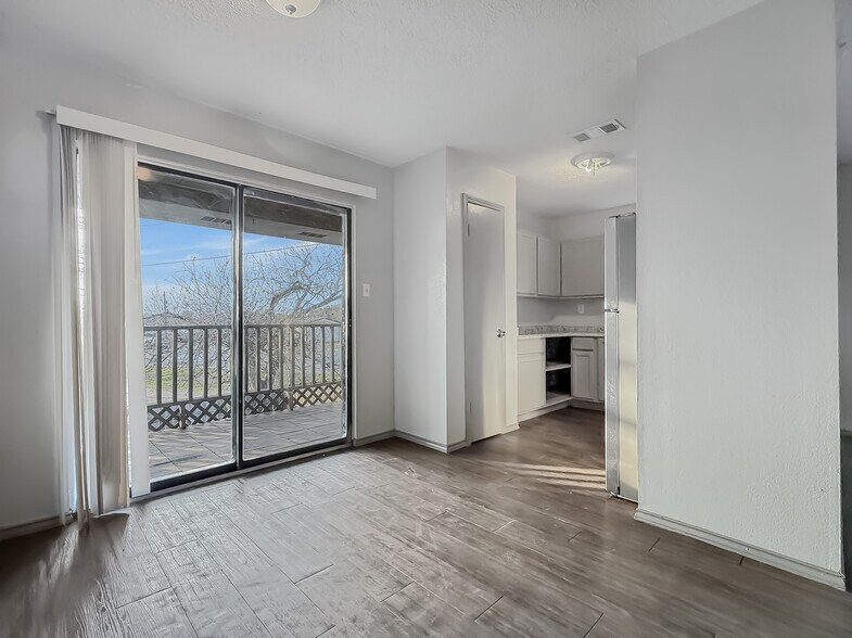 More Photos Of 1870 King David Dr, Three Rivers Apartments For Sale
