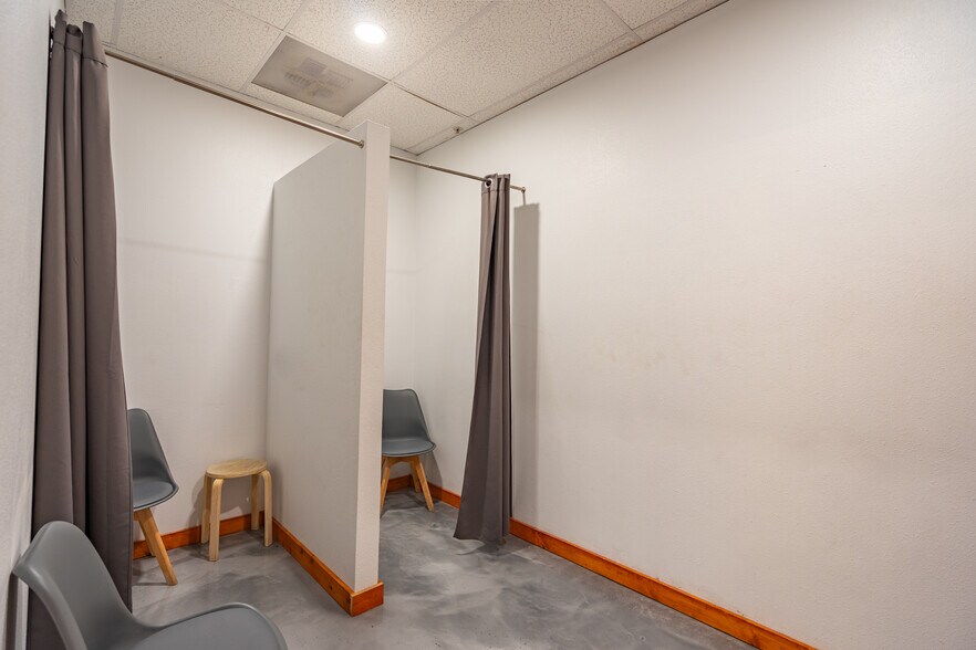 More Photos Of 300 1st Ave W, Kalispell Storefront Retail Office For Sale