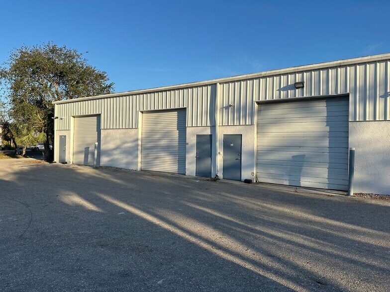 More Photos Of 18480 Paulson Dr, Port Charlotte Warehouse For Sale
