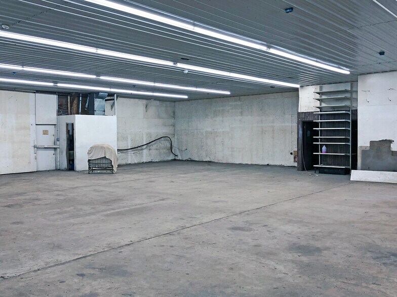 More Photos Of 5446 Chain Of Rocks Rd, Edwardsville Industrial For Sale