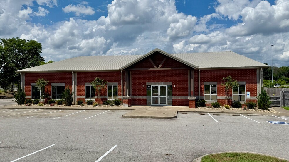 Primary Photo Of 121 Adams Ln, Mount Juliet Showroom For Sale
