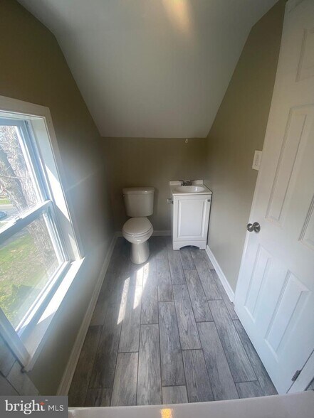 More Photos Of 841 Edge Hill Rd, Glenside Apartments For Sale