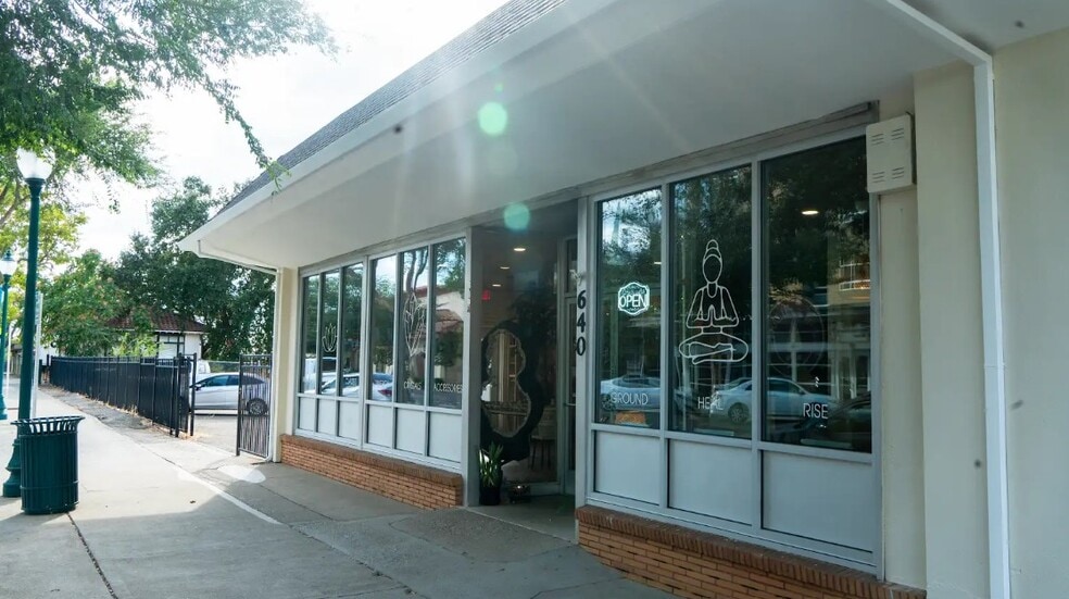 Primary Photo Of 640 Vernon St, Roseville Freestanding For Lease