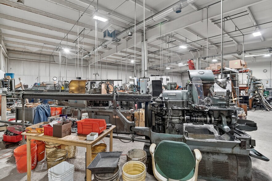 More Photos Of 808 Hicks Dr, Elburn Industrial For Sale