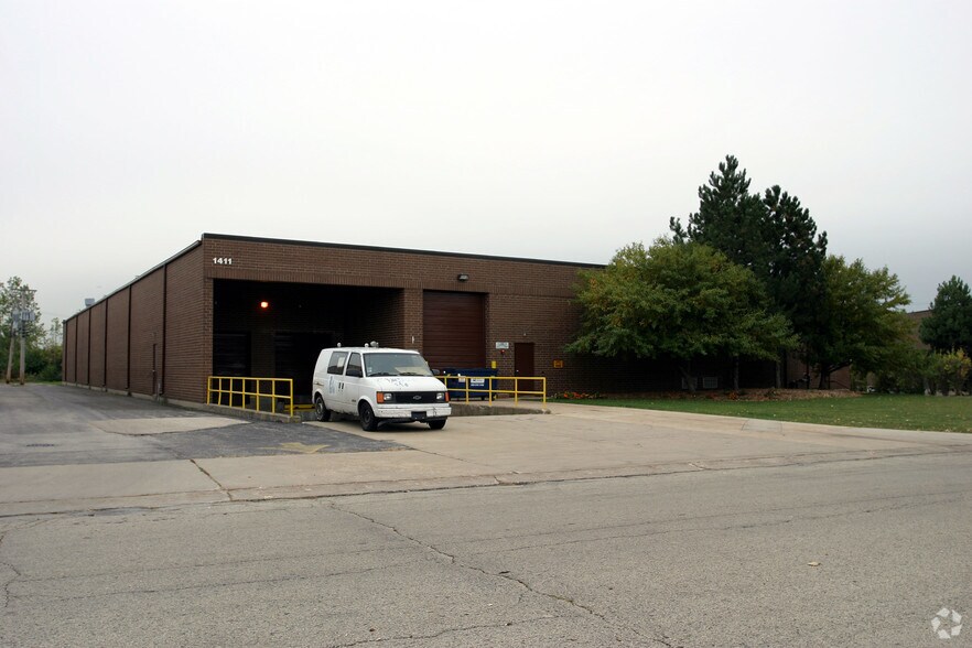 More Photos Of 1411 Jeffrey Dr, Addison Warehouse For Lease
