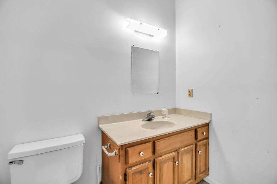 More Photos Of 5 Industrial Park Dr, Hendersonville Freestanding For Sale