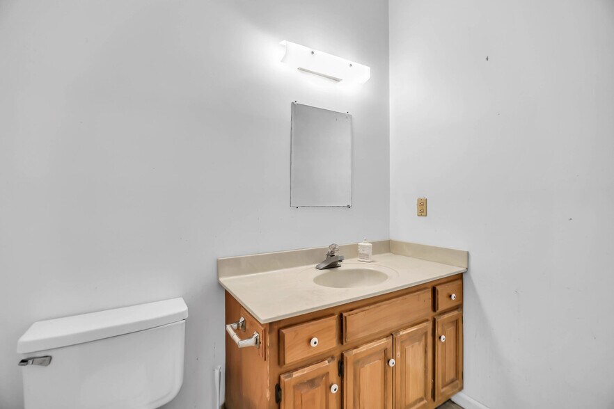 More Photos Of 5 Industrial Park Dr, Hendersonville Freestanding For Sale