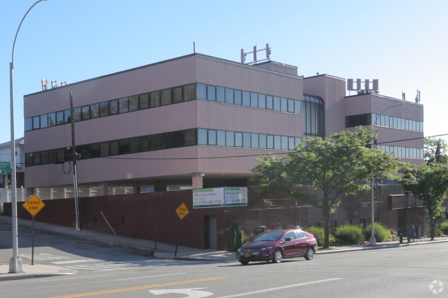 22215 Northern Blvd, Bayside, NY 11361 Office For Lease