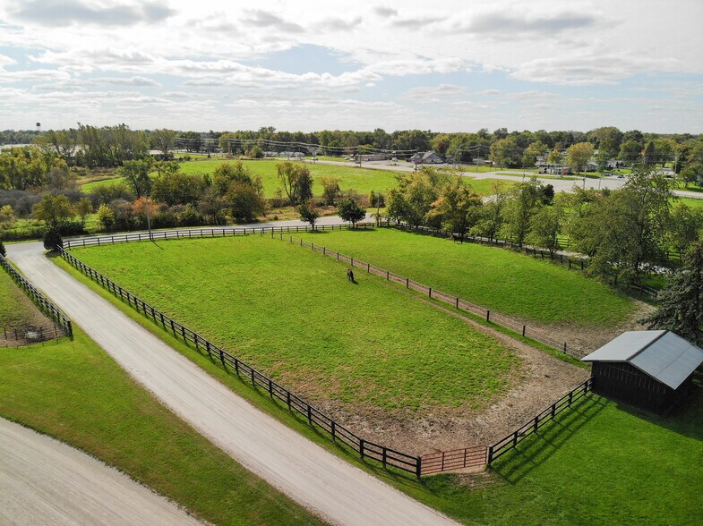 More Photos Of 475 W New Monee Rd, Crete Horse Stables For Sale