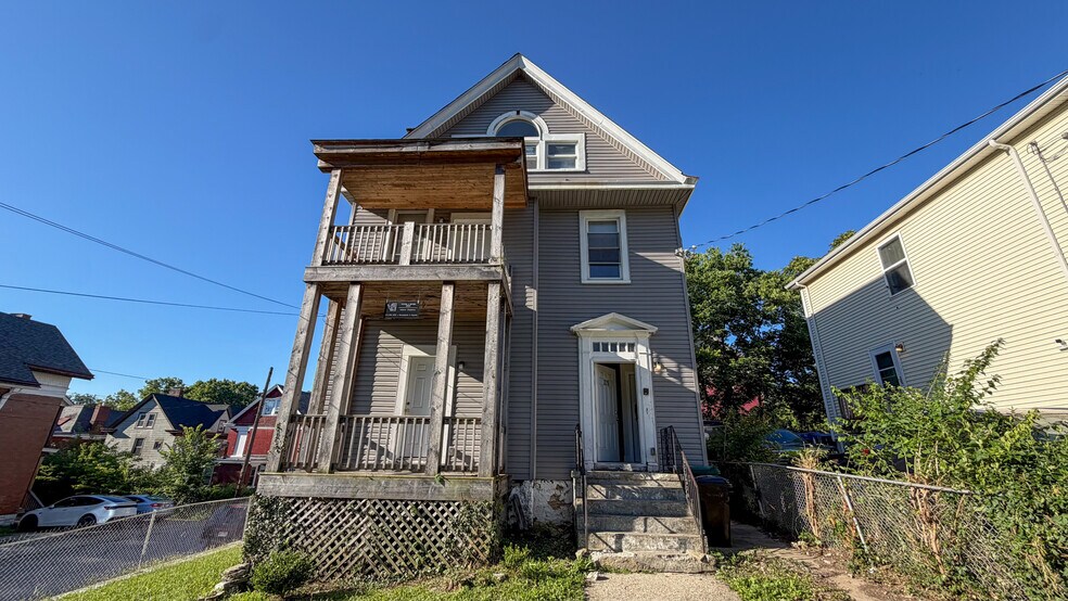 More Photos Of 275 McCormick Pl, Cincinnati Apartments For Sale