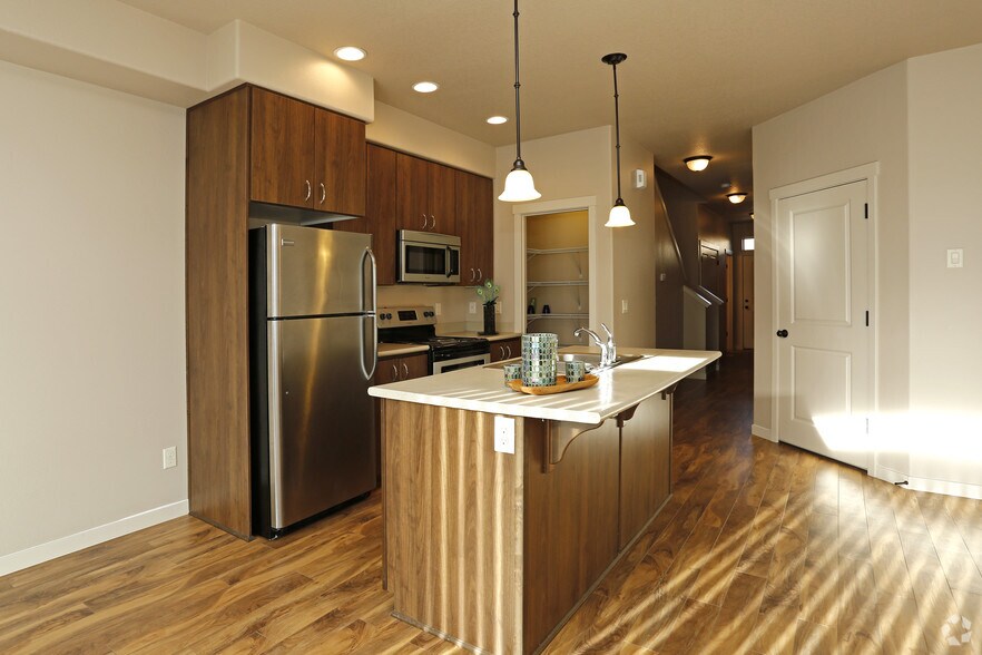 More Photos Of 19731 SW Athena Ct, Aloha Apartments For Sale