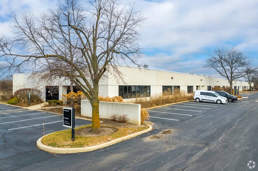 More Photos Of 105-195 W Central Rd, Schaumburg Loft Creative Space For Sale