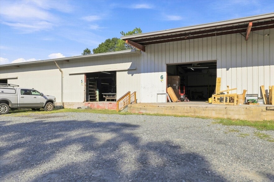 More Photos Of 4711 Capital Cir SW, Tallahassee Warehouse For Sale