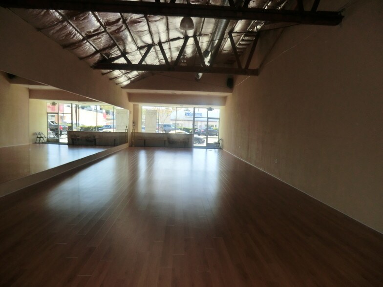 More Photos Of 13110 Hawthorne Blvd, Hawthorne Storefront Retail Office For Lease