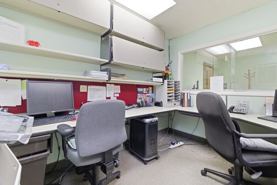 More Photos Of 511 W Grove St, Middleborough Medical For Sale