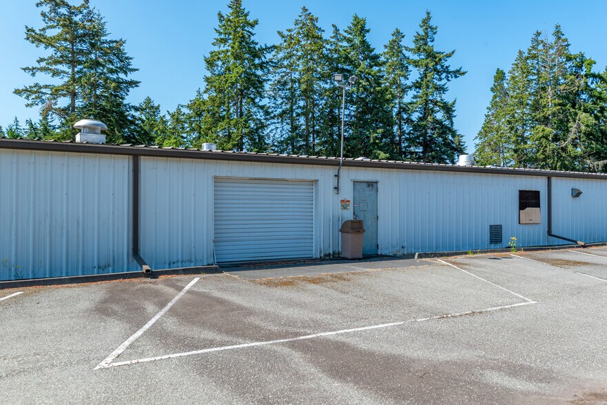 More Photos Of 970 NE 21st Ct, Oak Harbor Manufacturing For Lease